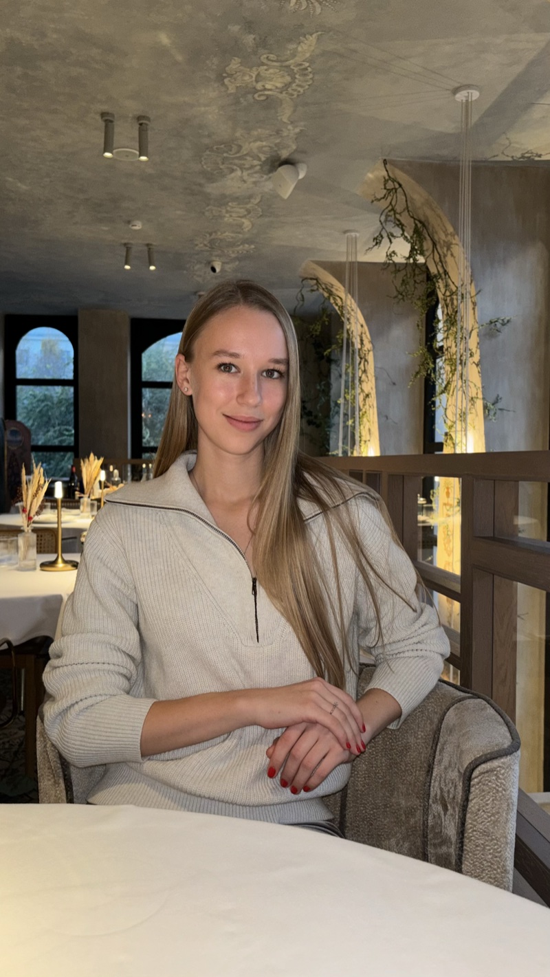 Анна Максакова